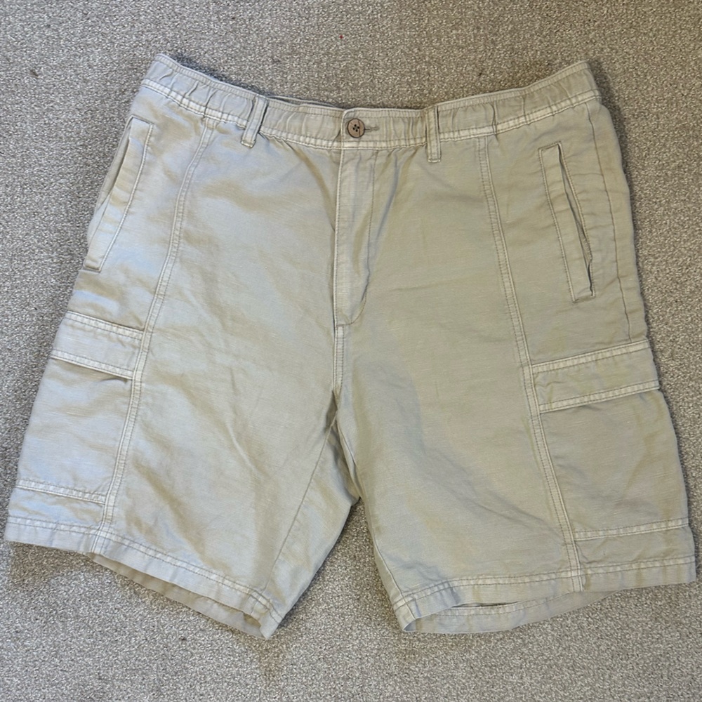 Men's Tan Cargo Shorts